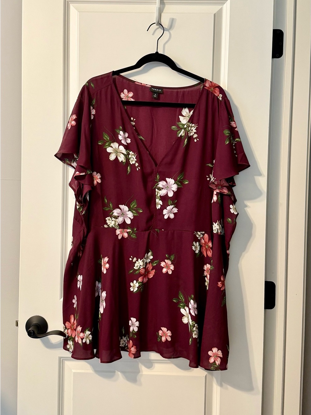 torrid Burgundy Floral V-Neck Flutter Sleeve Peplum Tunic